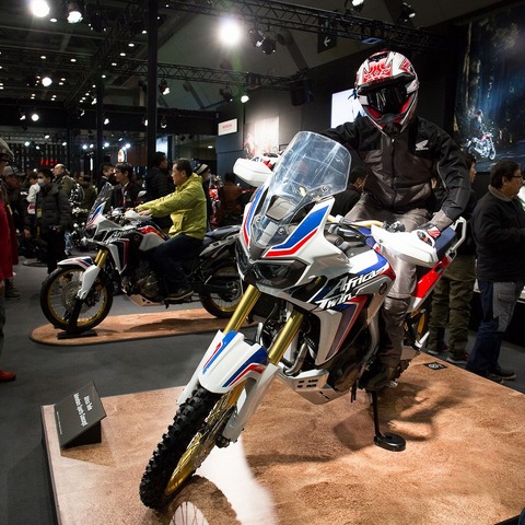 【東京モーターサイクルショー16 動画】ホンダ、新型 アフリカツイン が打ち出したアドベンチャー的世界観 画像