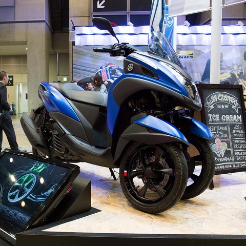 【東京モーターサイクルショー16 動画】ヤマハ、レトロと先進の融合「XSR900」と3輪「トリシティ155」が初公開 画像