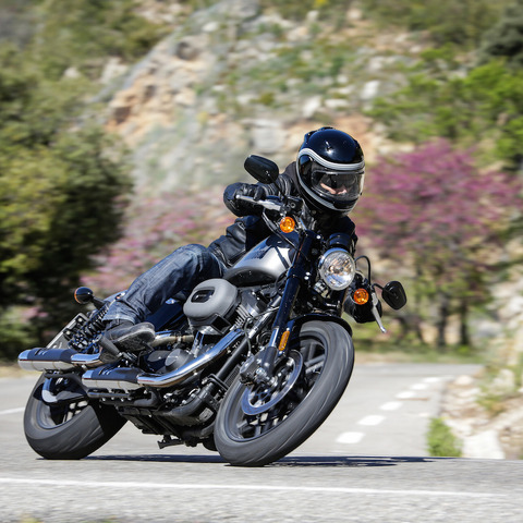 【ハーレー ロードスター 試乗】もっとハイペースで！そう主張する足まわり…青木タカオ 画像