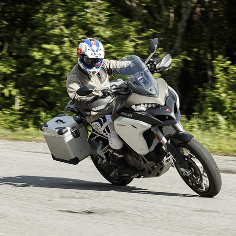 【ムルティストラーダ 1200エンデューロ 550km試乗】ダートエリアへも“ひとっ飛び”の高速巡航力…青木タカオ 画像