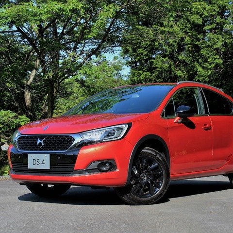 【DS 4 新型】4ドアクーペにSUVを追加 画像