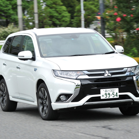 【三菱 アウトランダーPHEV 試乗】本気度では欧州に勝る出来、あとは禊を済ませて…中村孝仁 画像
