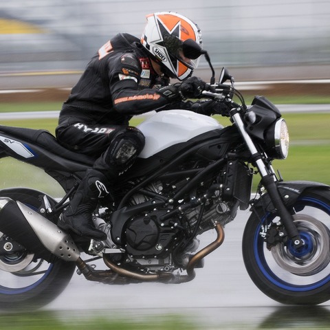 【スズキ SV650ABS 動画試乗】純粋に走る歓びを満たしてくれる「原点回帰」モデル…佐川健太郎 画像
