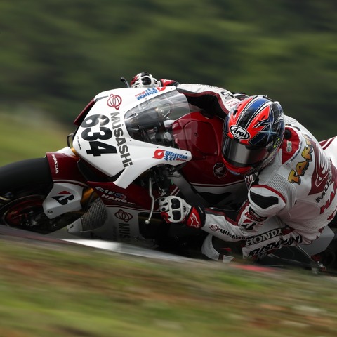 【鈴鹿8耐】譲れないのはフロントの接地感…高橋巧のマシンづくり 画像