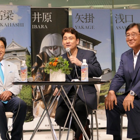 アルピニストの野口健氏、被災地テント村とアウトランダーPHEVの連携をアピール 画像