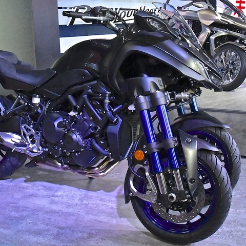 【東京モーターショー2017】ヤマハの3輪、ついにスポーツバイクに投入…二刀流で旋回性バツグン!! 画像
