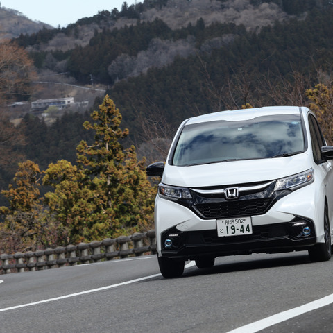【ホンダ フリード モデューロX 試乗】走りにこだわるファミリー派には魅力的な存在…片岡英明 画像