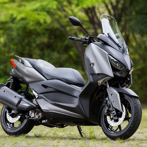 【ヤマハ XMAX 試乗】スクーターを超えた。これはスポーツモデルだ…佐川健太郎 画像