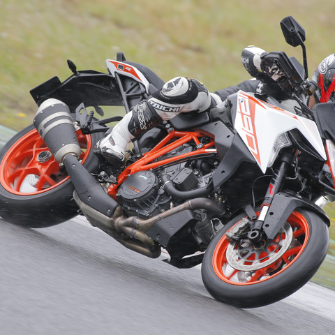 現代の高性能バイクはサーキットで堪能すべき！ ピレリが走行会を開催する理由 画像