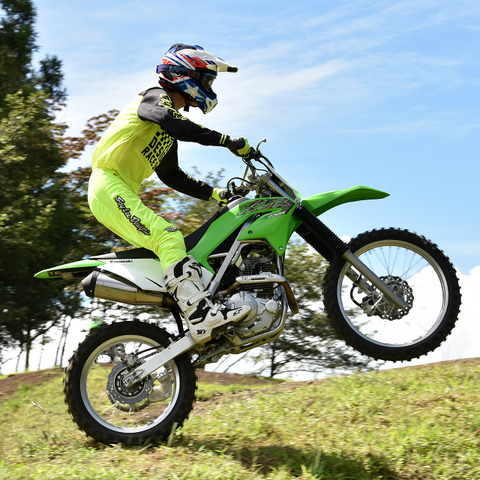 【カワサキ KLX230R 試乗】理想の操舵感！誰でもオフロードが楽しめる1台…青木タカオ 画像