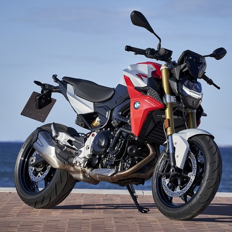 【BMW F900R 海外試乗】4輪BMWを思わせる機能性と、驚きのコスパ…佐川健太郎 画像