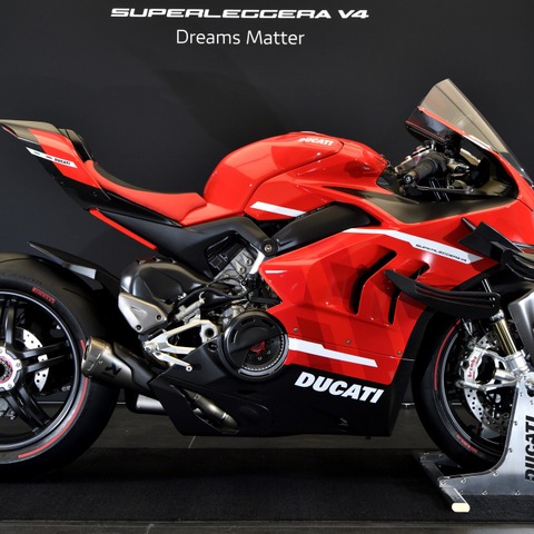 ドゥカティのスーパーバイク『スーパーレッジェーラV4』を丸山浩が解説「超軽量の名は伊達じゃない」 画像