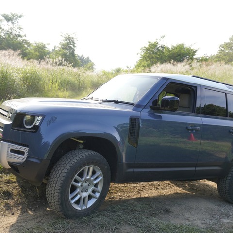 【ランドローバー ディフェンダー 新型試乗】自分仕様に仕上げてナンボ、である…九島辰也 画像