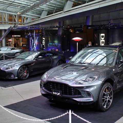 アストンマーティン、新たなブランドメッセージ…六本木ヒルズで全ラインナップを展示 画像