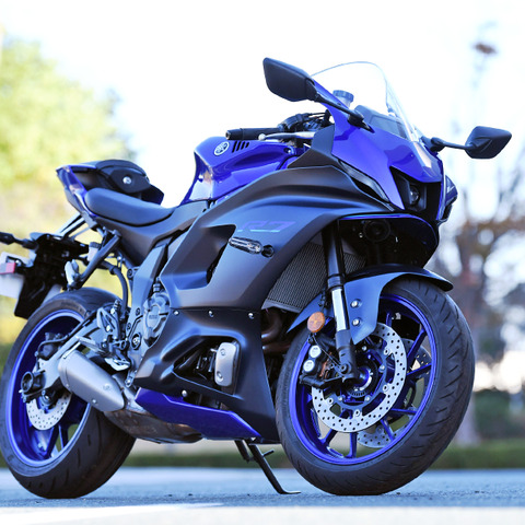 【ヤマハ YZF-R7 開発者に聞く】「長いバンクセンサーは限界域の高さの裏返し」MT-07との違いとは 画像