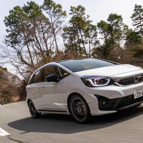 走りの真価を発揮する フィット e:HEV ModuloX、ロングドライブで安定性の高さと楽しさを味わう 画像