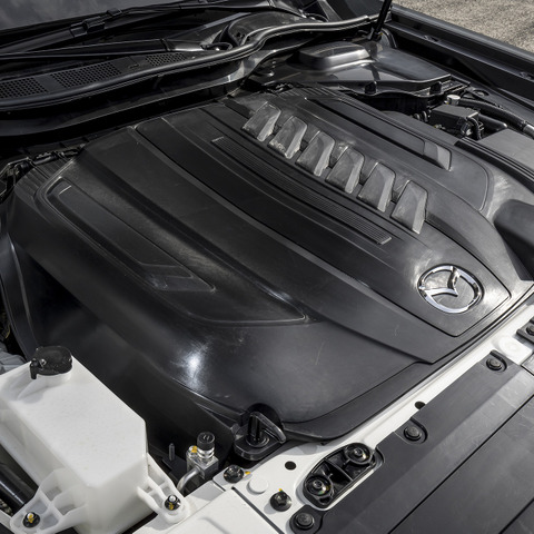 【マツダ CX-60】なぜ今、3.3リットルの大排気量？ マツダが示す内燃機関の新たな活路と「税金の課題」 画像
