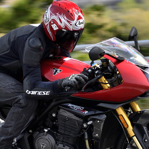 【トライアンフ スピードトリプル1200RR 試乗】「誰がこれ以上望む？」過去最速のカフェレーサー…鈴木大五郎 画像