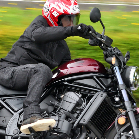 【ホンダ レブル1100 試乗】アメリカンでも普段の足に使える！欲張りな完成度…鈴木大五郎 画像