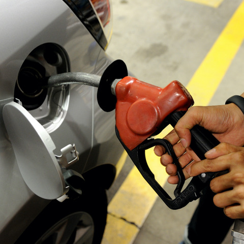 ガソリンスタンドでの事故が「セルフ」で増加、その原因は【岩貞るみこの人道車医】 画像