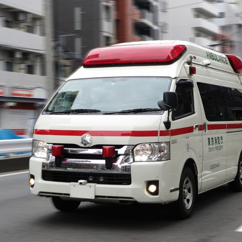 「救急車に道をゆずってほしい」SNSで話題、緊急車両を避けるのは難しい？【岩貞るみこの人道車医】 画像