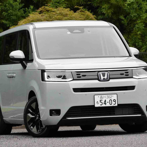 【ホンダ ステップワゴン 新型試乗】シフト操作はそろそろユニバーサルデザインにすべきだ…中村孝仁 画像