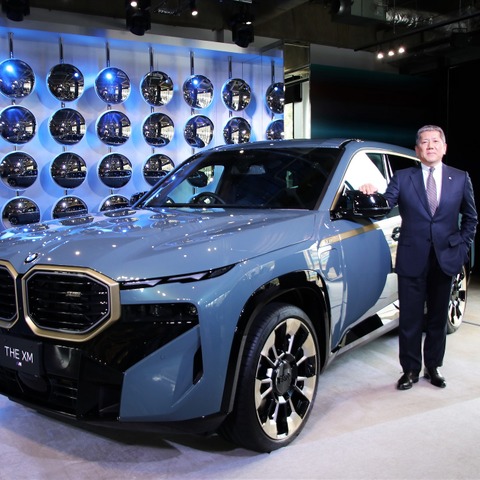 BMWが東京原宿でポップアップエキシビション…M1とXMを展示、限定アイテムも販売 画像