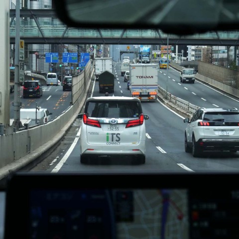 救急車の搬送時間を短縮したい… ITSコネクトの車々間通信が普及段階に 画像