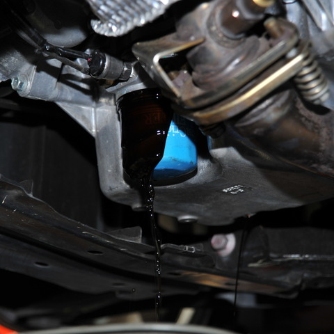 オイル交換時に“フラッシング”って本当に必要なのか!?～カスタムHOW TO～ 画像