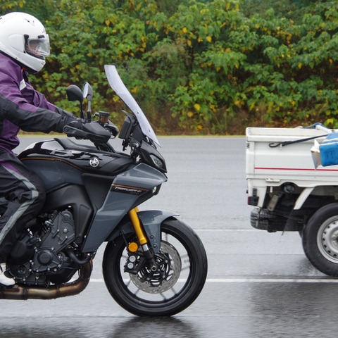 バイクのACCは何が違う？ レーダー搭載で進化したヤマハ『トレーサー9 GT＋』の安全性能を徹底検証 画像