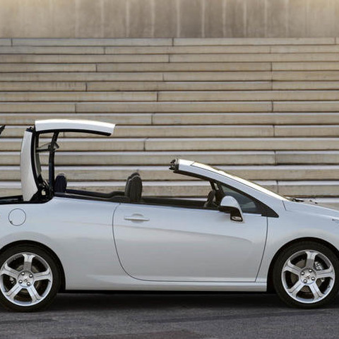 【プジョー 308CC 試乗】嬉しくって口元ほころんじゃう…岩貞るみこ  画像