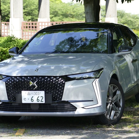 【DS 4 新型試乗】心地よさに「降りたくなくなる」、新シリーズ第一弾…島崎七生人 画像
