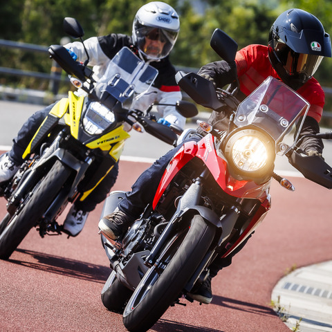 スズキ Vストローム「250」と「250SX」は何が違う？ 2人のジャーナリストがそれぞれの魅力を徹底解説 画像