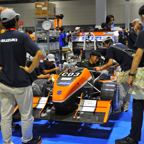 クルマ社会の未来を似合う若者が集結！ 企業も注目する学生フォーミュラ 画像