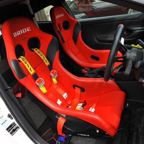 時代は4点から6点へ！ 進化するサーキット用シートベルトと安全デバイス～カスタムHOW TO～ 画像
