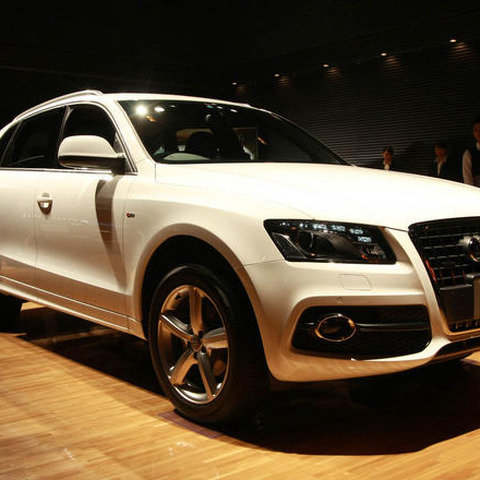 【アウディ Q5 試乗】着くずしても上品…岩貞るみこ 画像