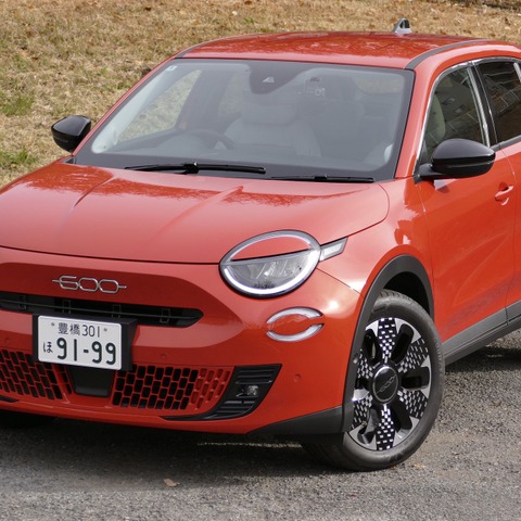 【フィアット 600e 新型試乗】“チコちゃん顔”のマスクと適度な洒落具合がフィアットらしい…島崎七生人 画像