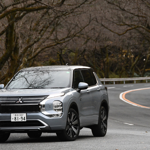 【三菱 アウトランダーPHEV 新型試乗】新バッテリーと新オーディオが走りにもたらす恩恵…諸星陽一 画像
