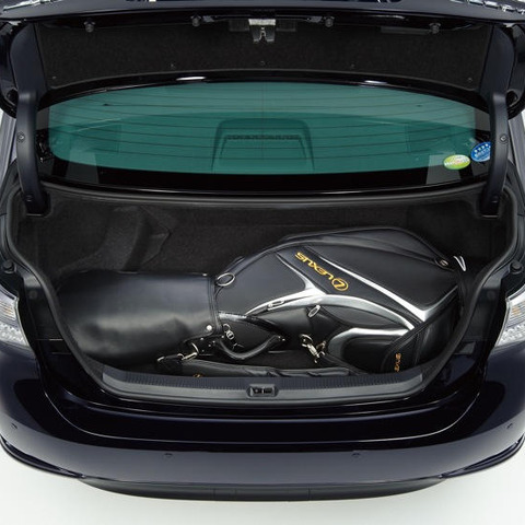 【レクサス HS250h 試乗】ゴルフバッグが4つ入らなければ…岩貞るみこ 画像