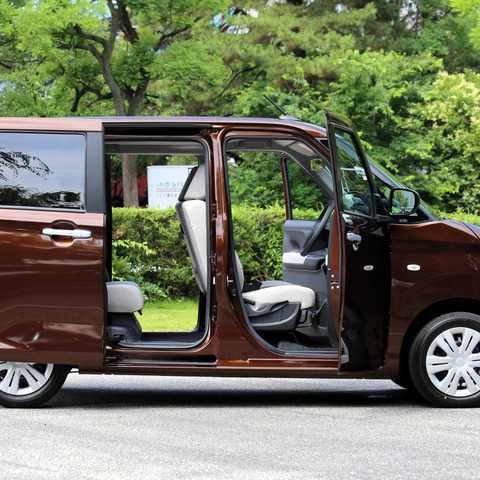 ダイハツ『ムーヴ』開発責任者が語る、スライドドアを採用した「3つの理由」 画像