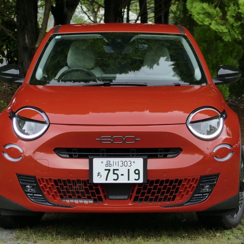 【フィアット 600ハイブリッド 新型試乗】意外にもBEV版よりスムースで快適！ 価格にも「親近感」…島崎七生人 画像