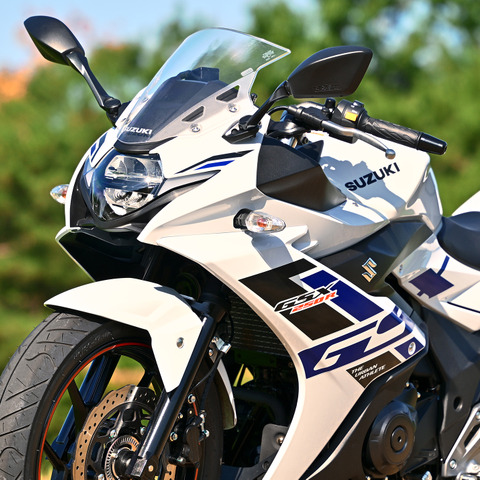【スズキ GSX250R 試乗】ハンドリングは「小さなハヤブサ」!? 250ccらしからぬ独自の存在感…伊丹孝裕 画像