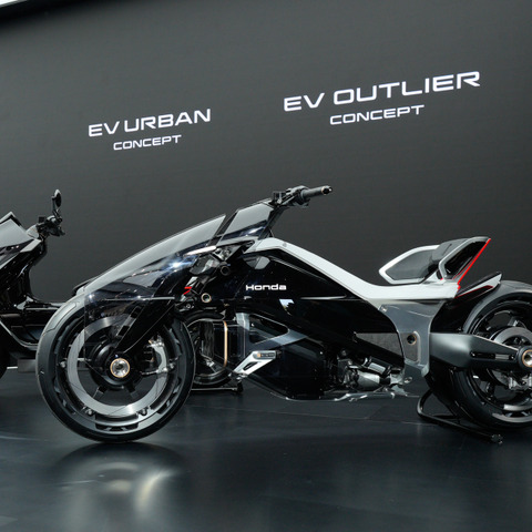バイクの二輪駆動ついに実用化か!? 『レブル』よりも低いホンダ『アウトライヤー』の可能性に痺れる…ジャパンモビリティショー2025 画像