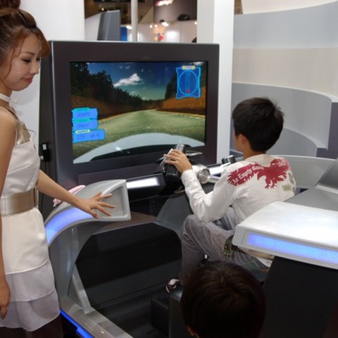 【東京モーターショー09】お通夜のような雰囲気かというと…人気ブースはここ！ 画像