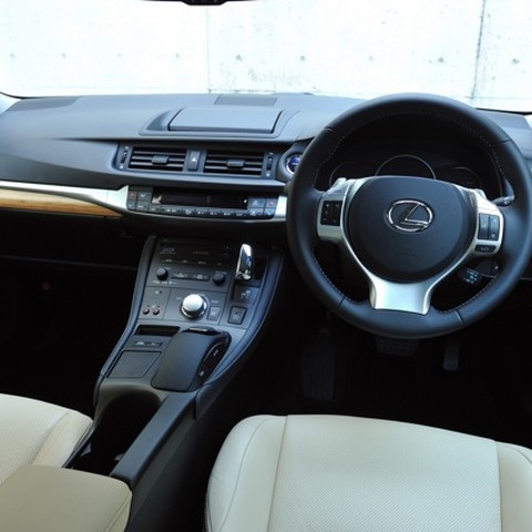 【レクサス CT200h 試乗】もっとシンプルなフォルムを…千葉匠 画像