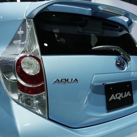 【東京モーターショー11】市販直前のコンパクトHV、トヨタ アクア は広かった！ 画像