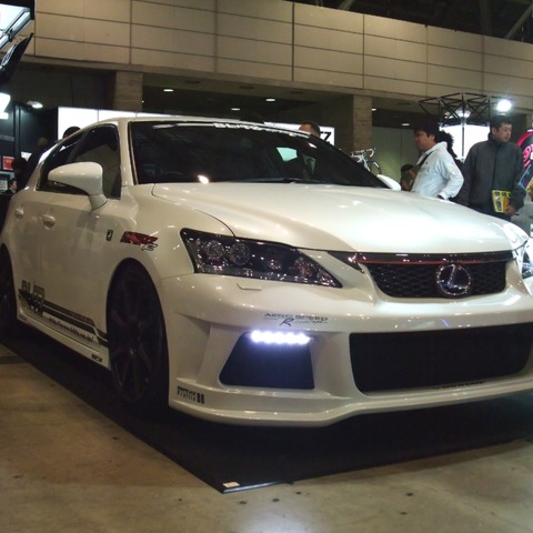 【東京オートサロン12】ハイブリッドスポーツ、ブリッツ CT200h…ローダウン＆マフラーで武装 画像