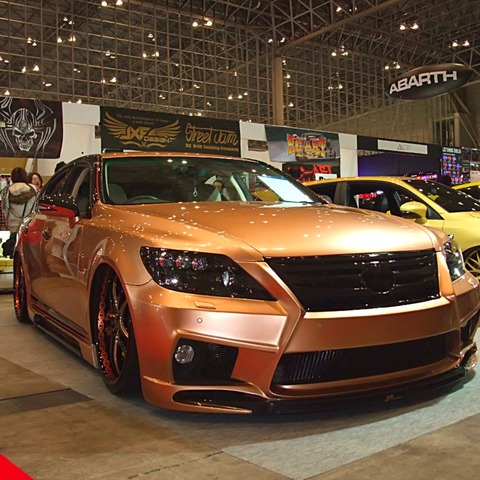 【東京オートサロン12】レクサス LS にルイ・ヴィトン仕様？ 画像