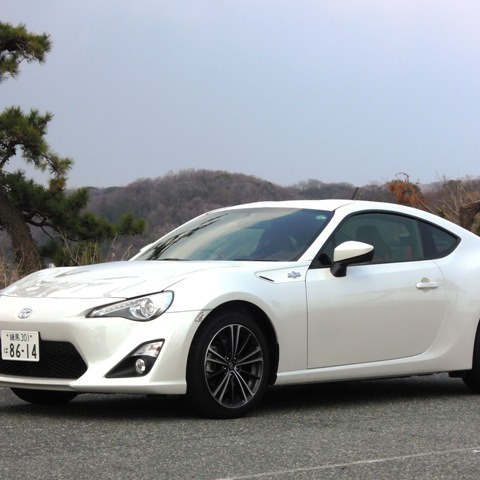 【トヨタ 86 試乗】ロングドライブ燃費性能は ヴィッツ に劣らない…井元康一郎 画像