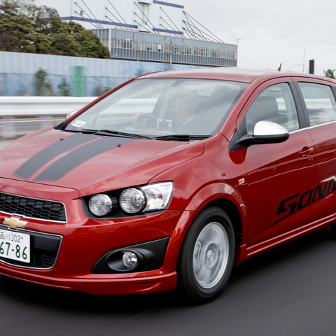 【シボレー ソニック 試乗】笑ってしまうくらいアメリカ…岩貞るみこ 画像